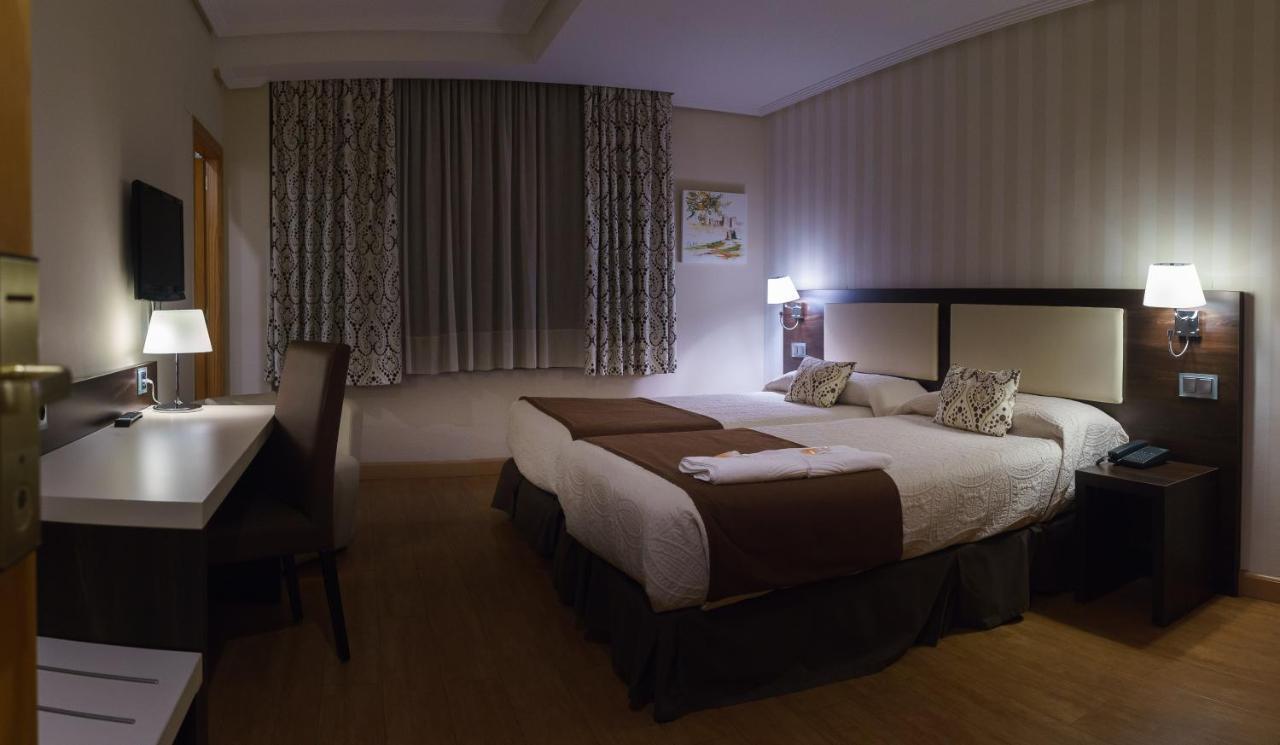 Hospedium Hotel Triana Miajadas Екстер'єр фото