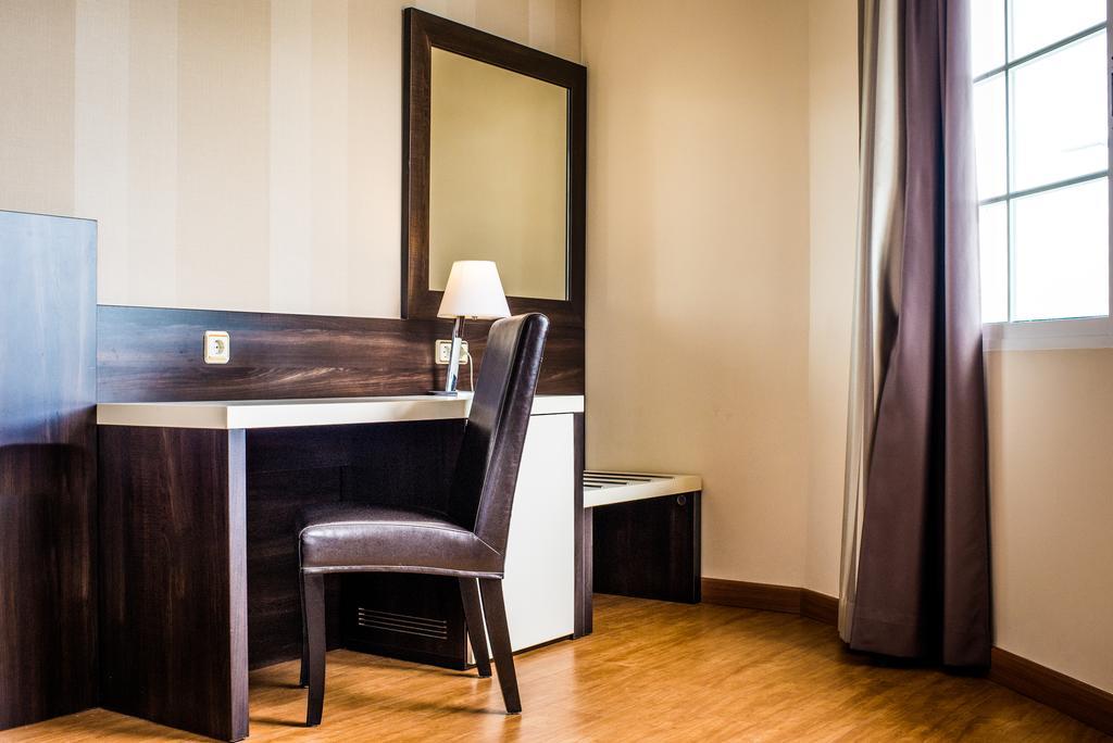 Hospedium Hotel Triana Miajadas Екстер'єр фото